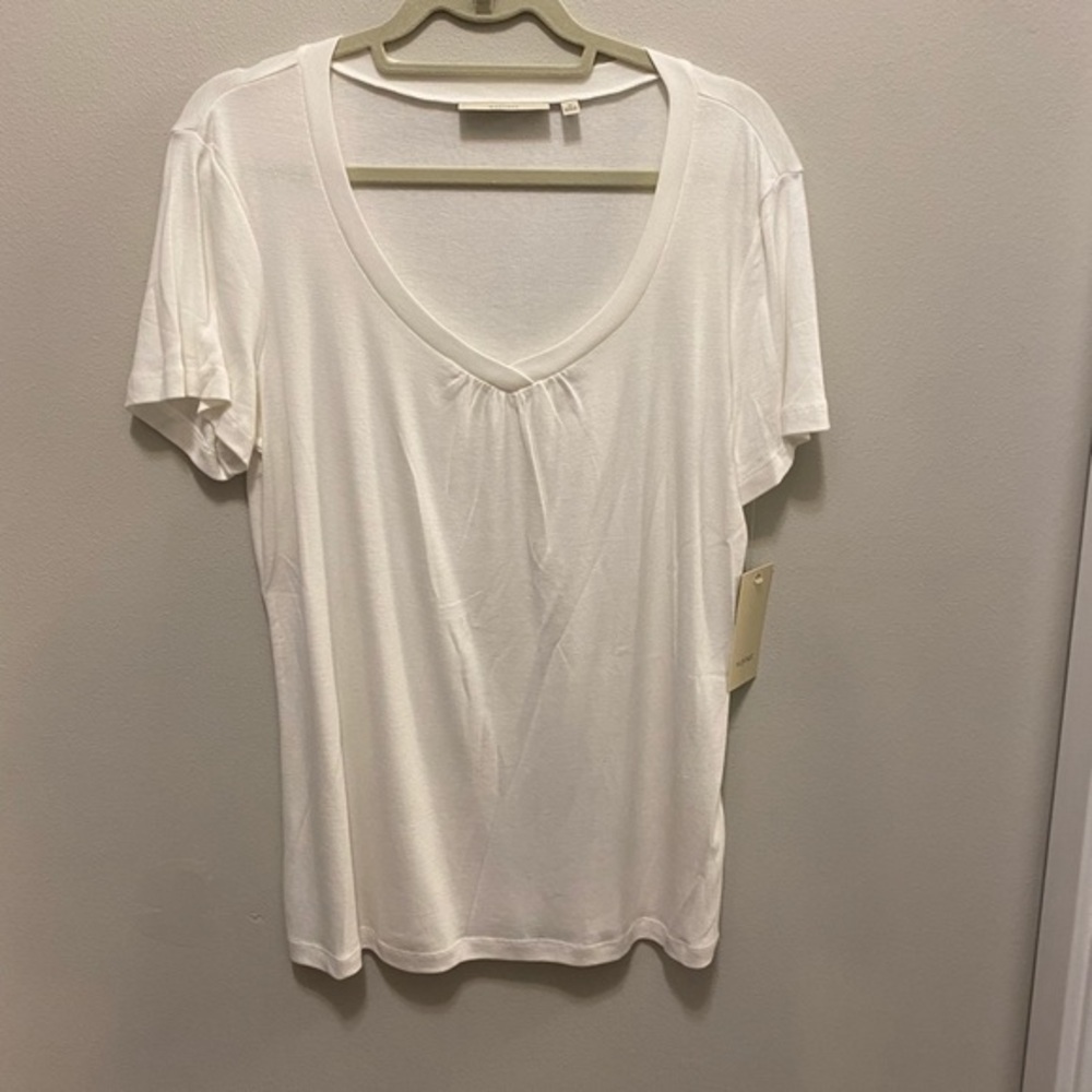 Ladies NWT Sejour short sleeve off white V neck top size 1X purchased Nordstrom